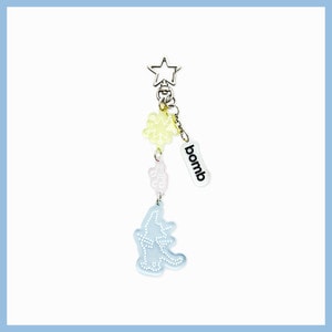 ILLIT 3rd MINI ALBUM 'bomb' POP-UP STORE Merch ACRYLIC KEYRING